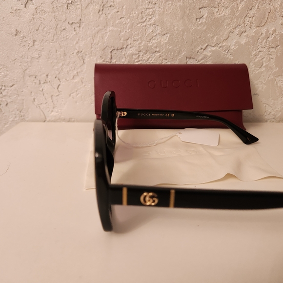 Gucci Black Sunglasses - Picture 3 of 5